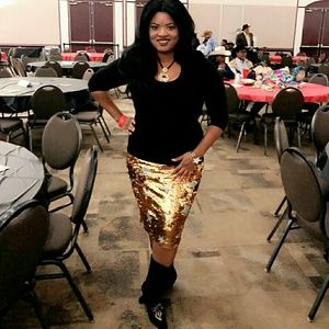 T&J Designs Skirts - Gold Sequin Pencil Skirt Fits 10-15 T&J Designs Skirts - Gold Sequin Pencil Skirt Fits 10-15
